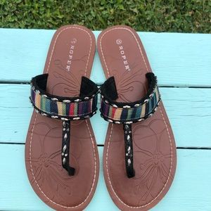 ROPER WOMENS MULTI-COLORED THONG TOE FLAT SANDALS. Size 10. Very good condition!